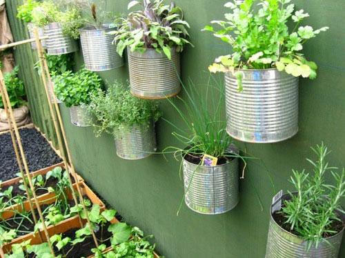 Upcycled-Can-Vertical-Garden-from-Ewa-in-the-Garden